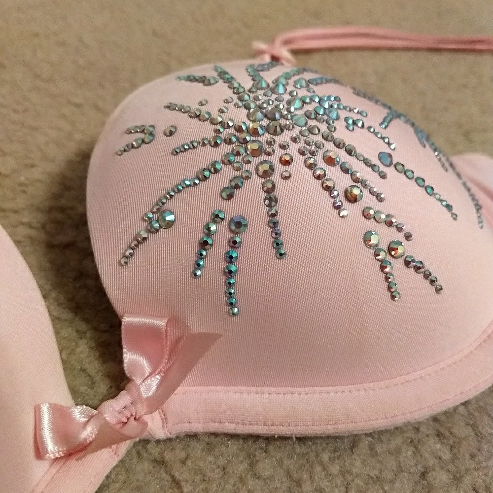 Victoria Secret Pink Pushup Bra